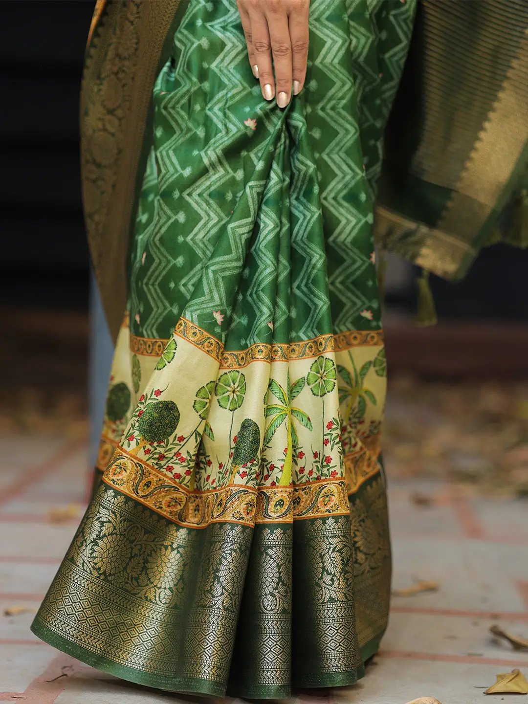  Green Colour Visocse Dola Silk Saree with Pichwai Print