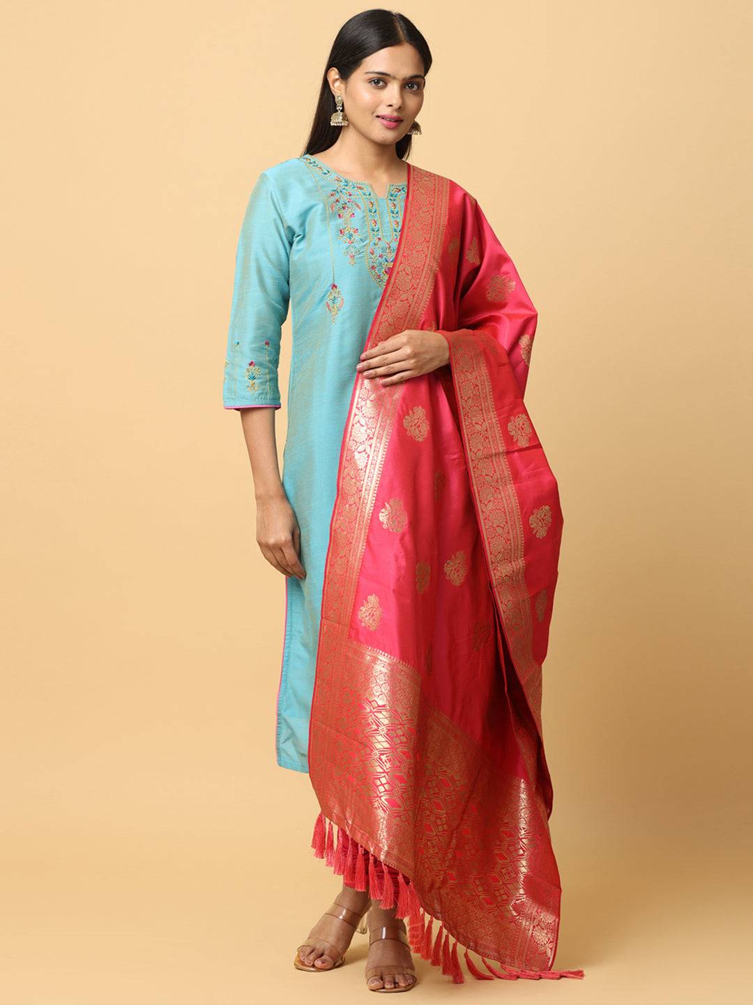 Front view of pink silk blend dupatta with intricate design