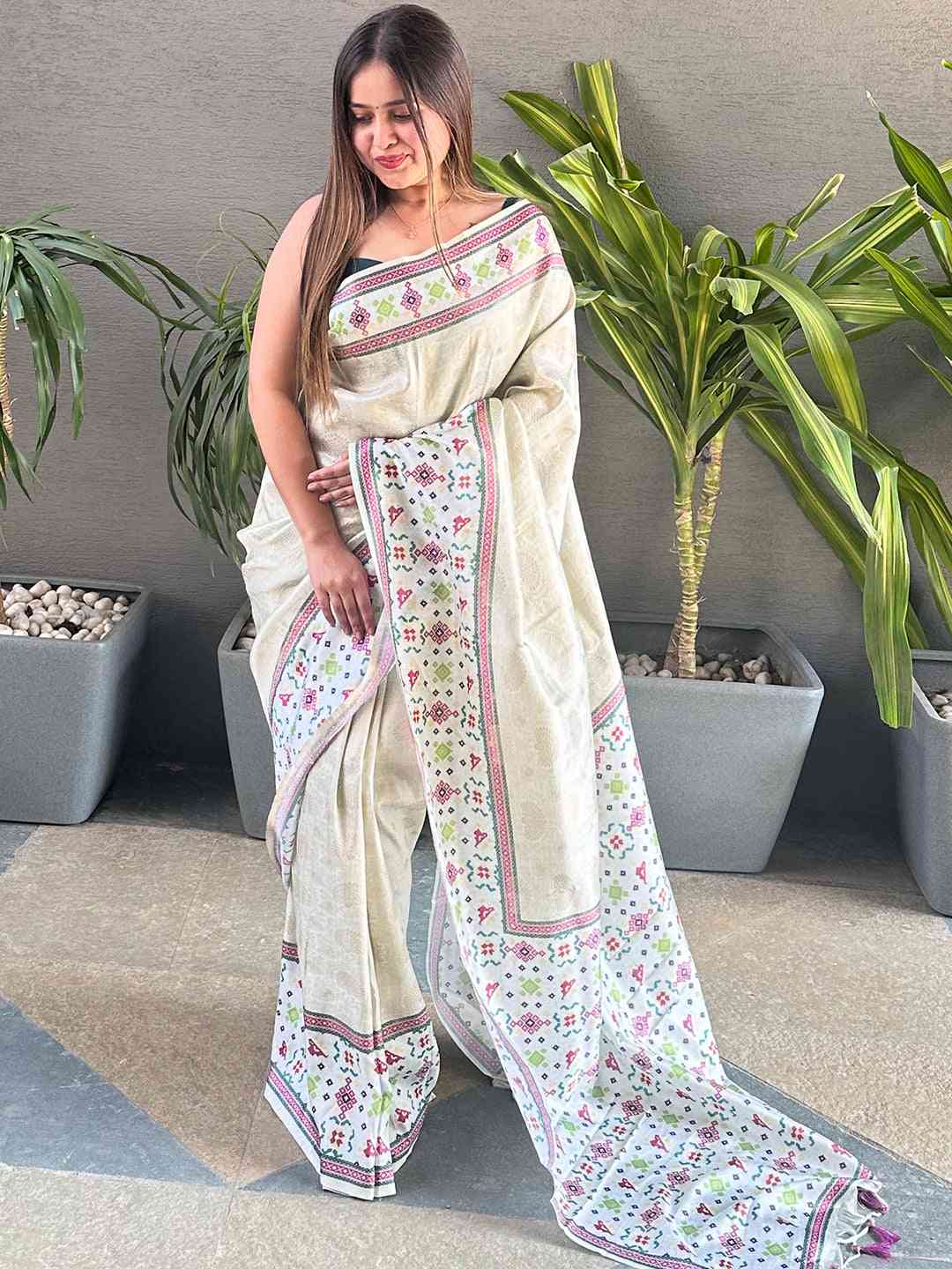 Elegant Pista Colour Patola Print Saree with intricate design
