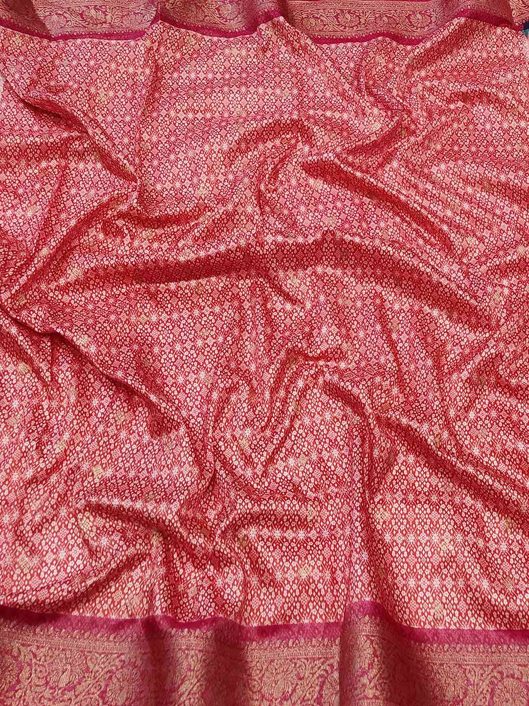 Detailed view of Zari Patola pallu on Banarasi saree