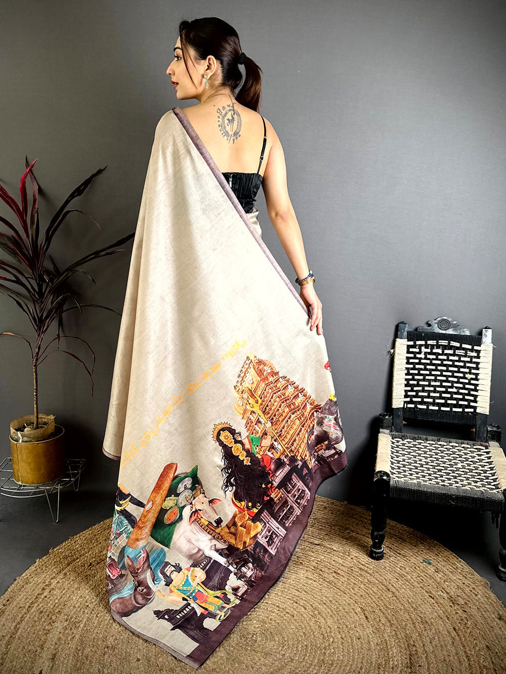 
Karnataka Opulent Cultural Print Saree


