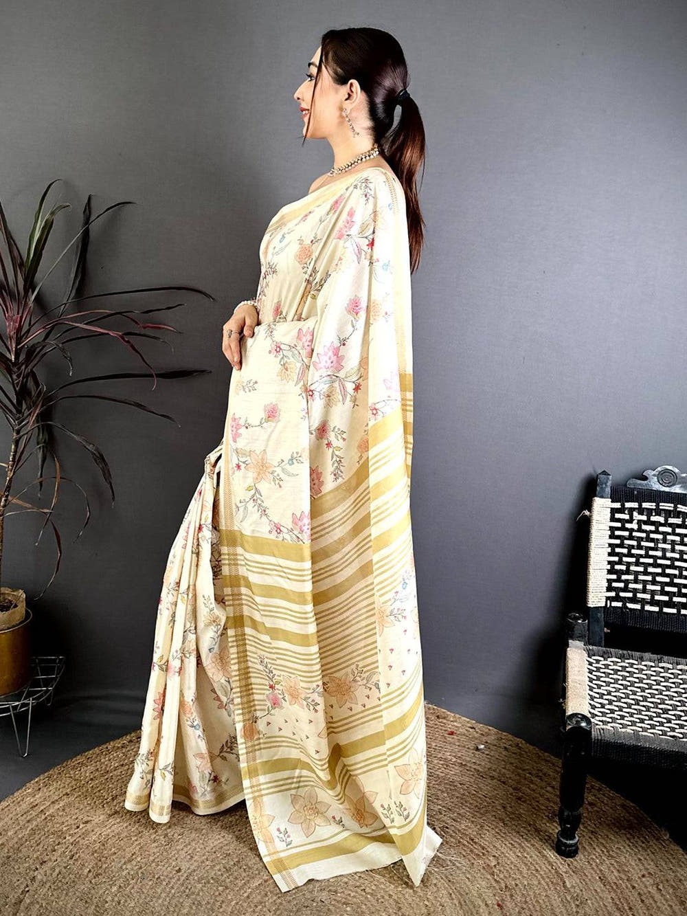 Classic Floral Motif Soft Tussar Saree