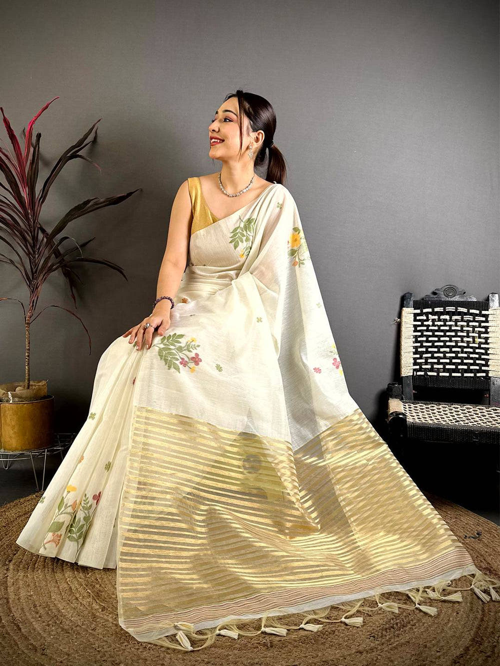 Pastel Butta Handloom Linen Saree


