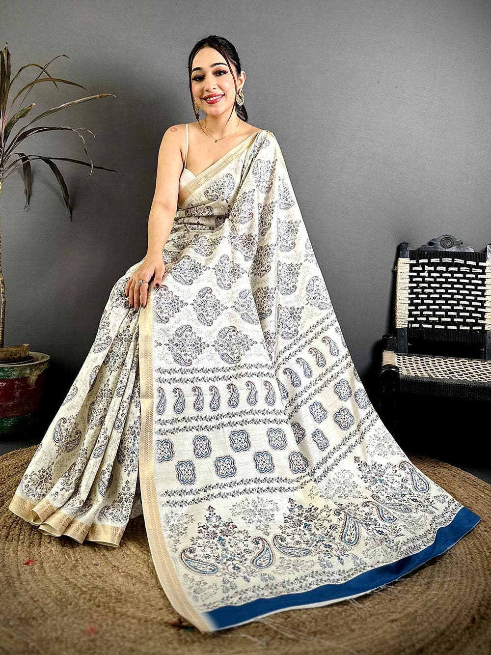 Tussar Phulkari Paisley Floral Print Saree