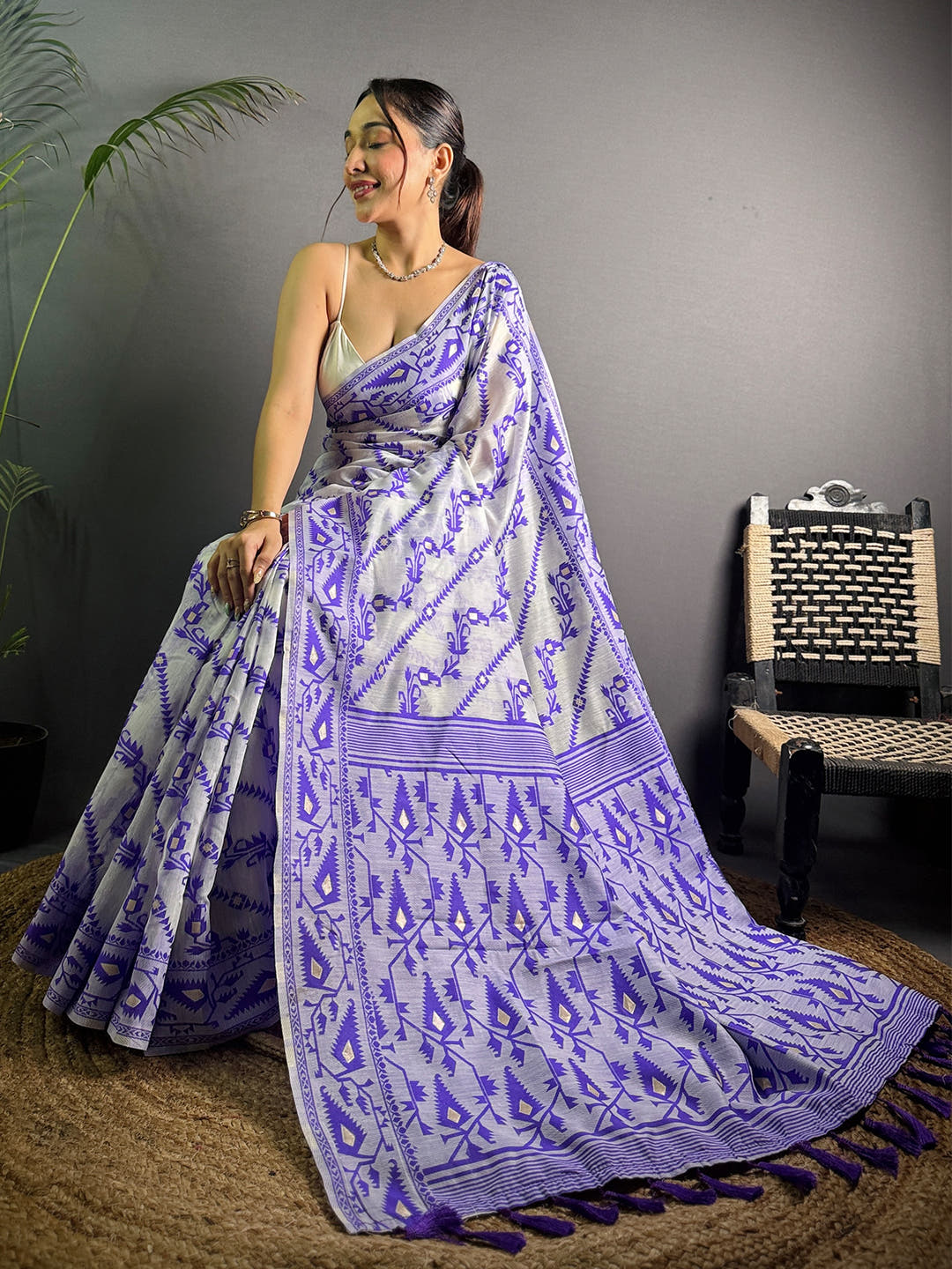 Ethereal Grace Dhakai Jamdani Cotton Silk Saree