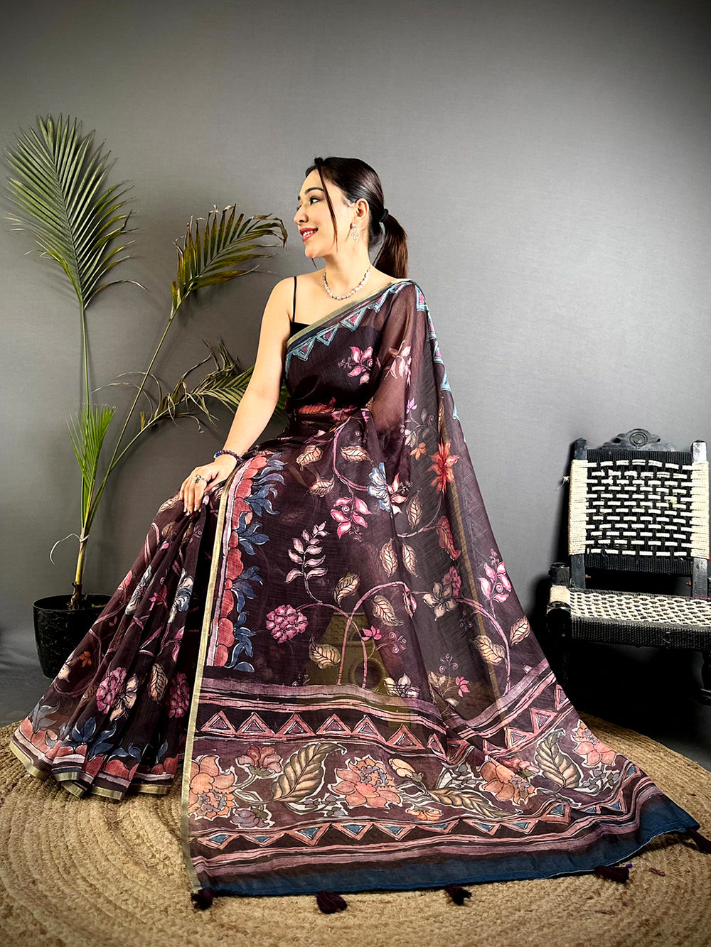 Opulent Floral Hand Art Linen Saree