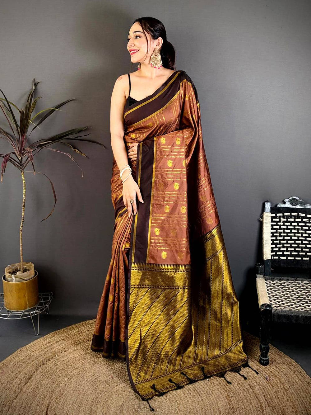 Brown Soft Silk Ethnic Motif Zari Saree