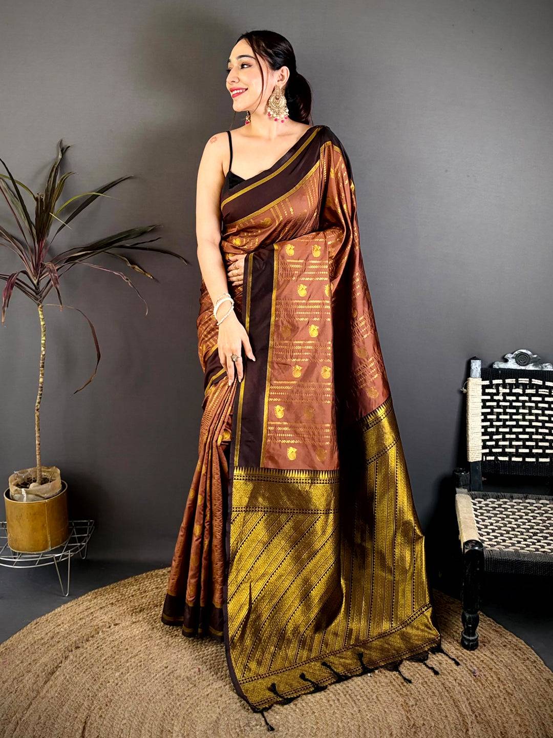Brown Soft Silk Ethnic Motif Zari Saree