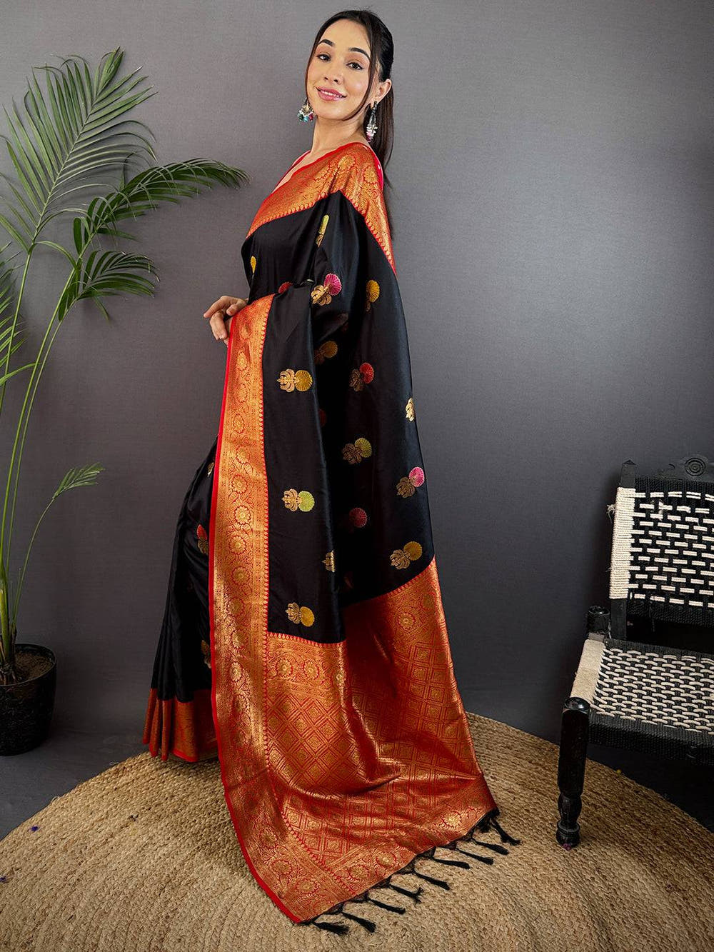 Black Meenakari Butti Soft Gadwal Silk Saree