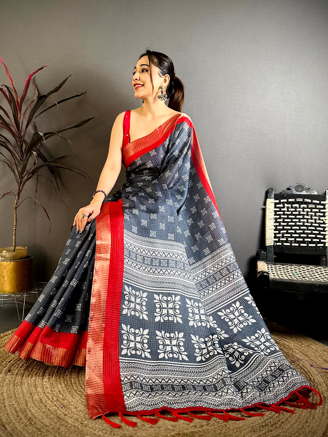 Artistic Tussar Black Zari Weave Saree