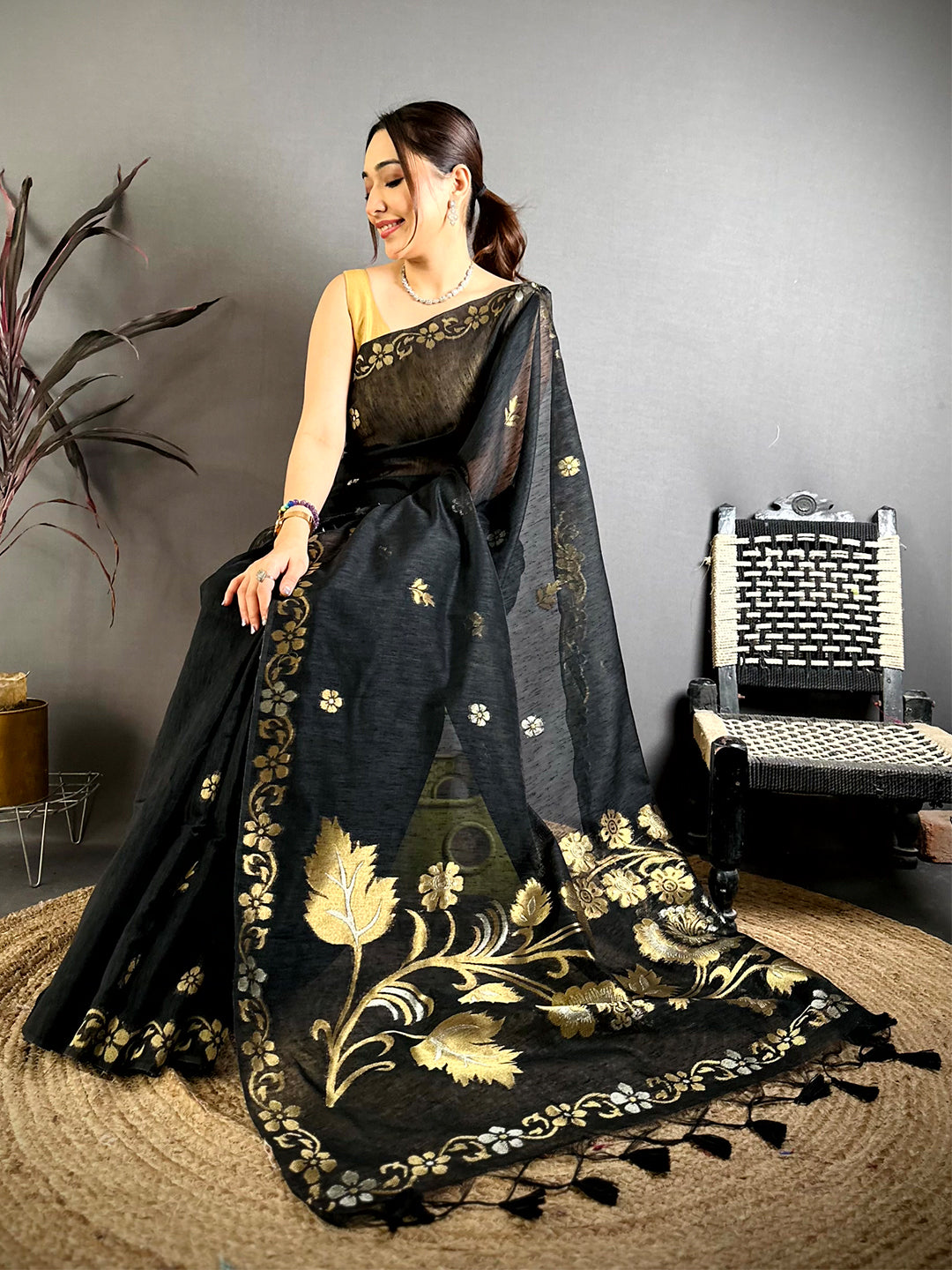 Black Sona Chandi Khadi Ghicha Saree


