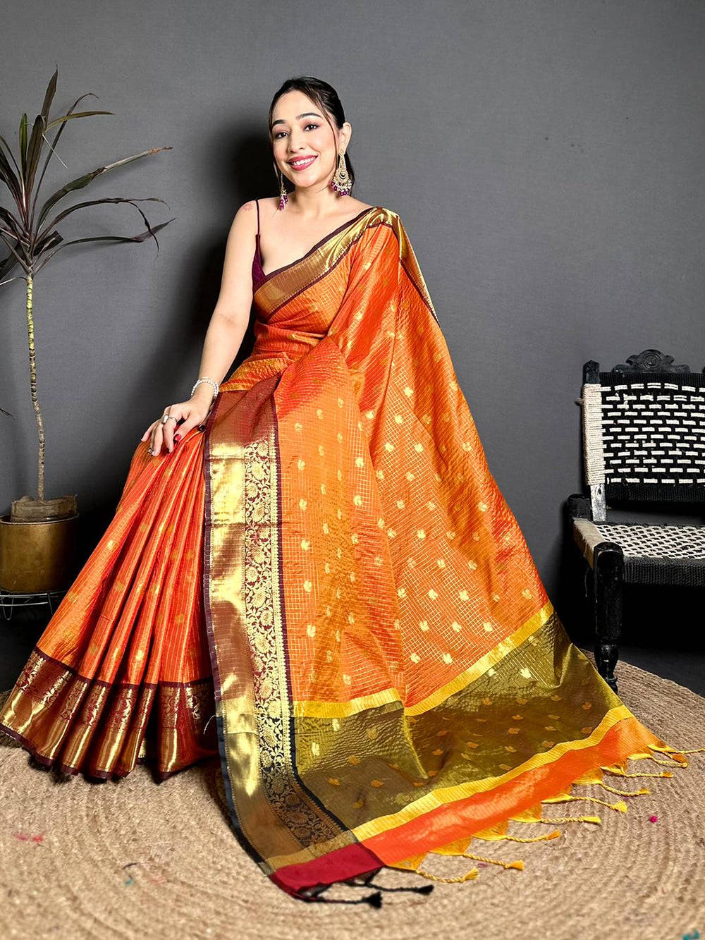 Artisan Self Gold Zari Chex Chitpallu Saree