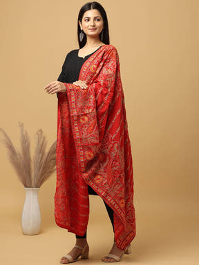 Side view of red poly chiffon pashmina dupatta