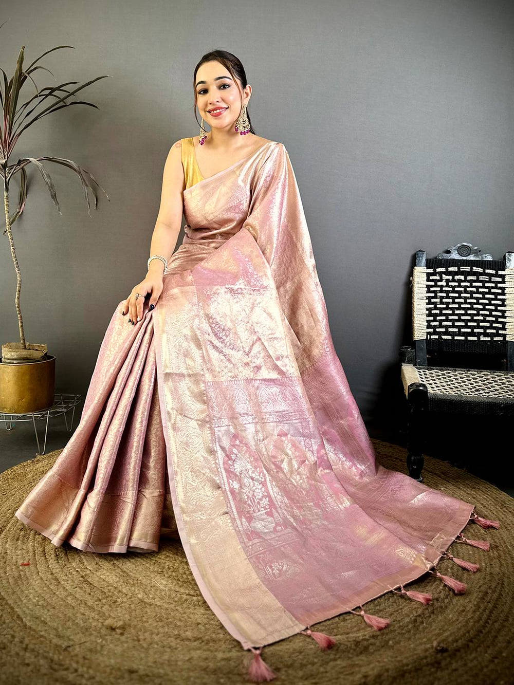 Elegant Zari Tissue Kanjivaram Saree