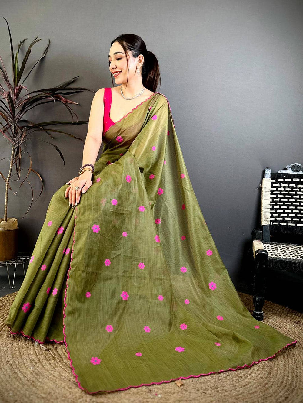 Radiant Mul Cotton Floral Weaving Saree