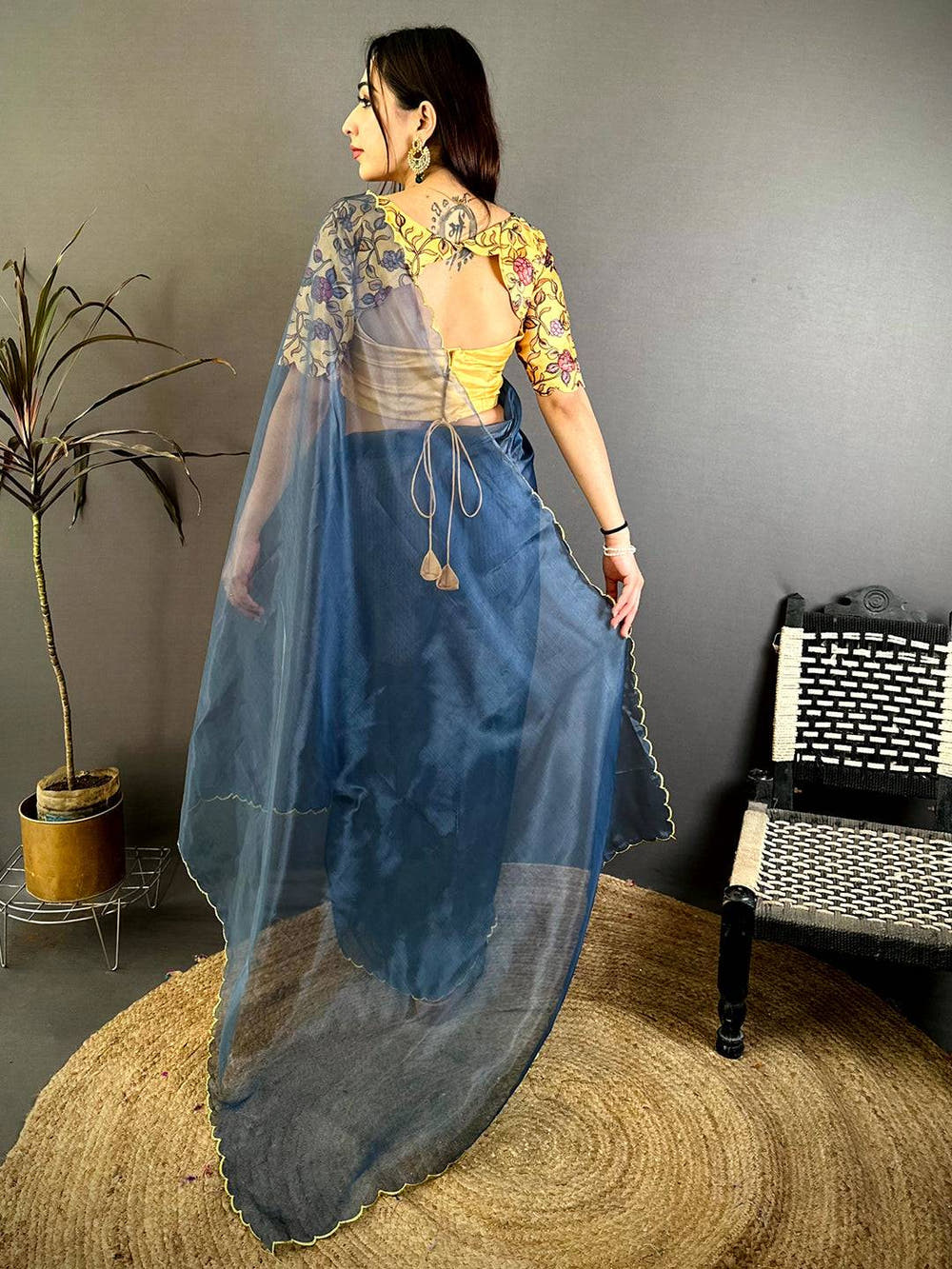 Designer Contrast Printed Blouse Silk Saree