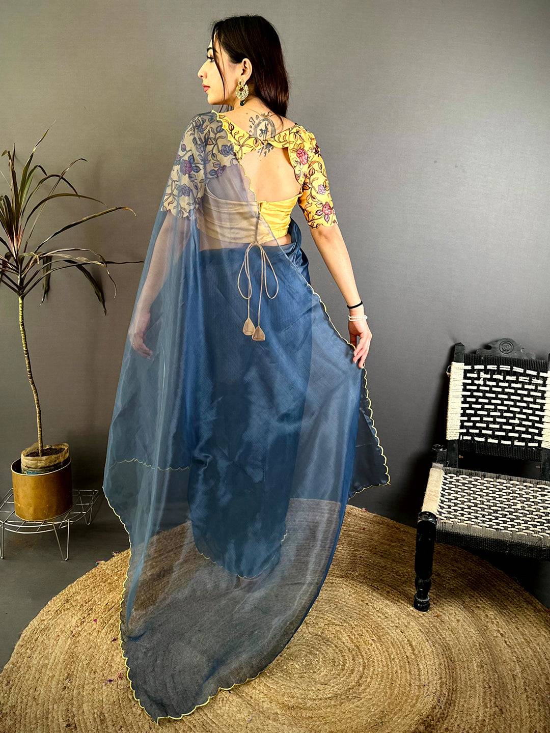 Designer Contrast Printed Blouse Silk Saree