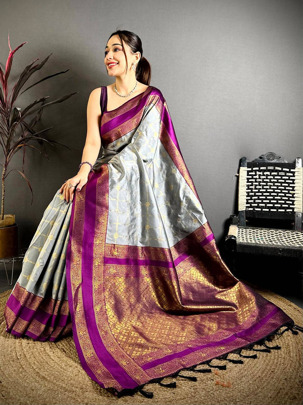 Grey Check Weave Gadwal Saree