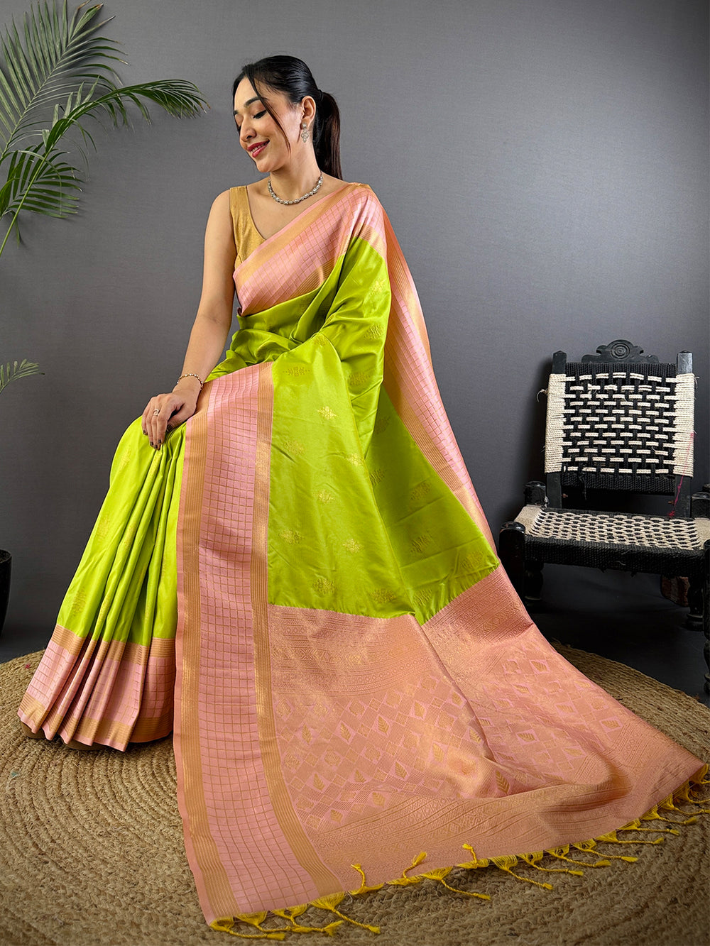 Green Kolam Zari Butta Soft Silk Saree