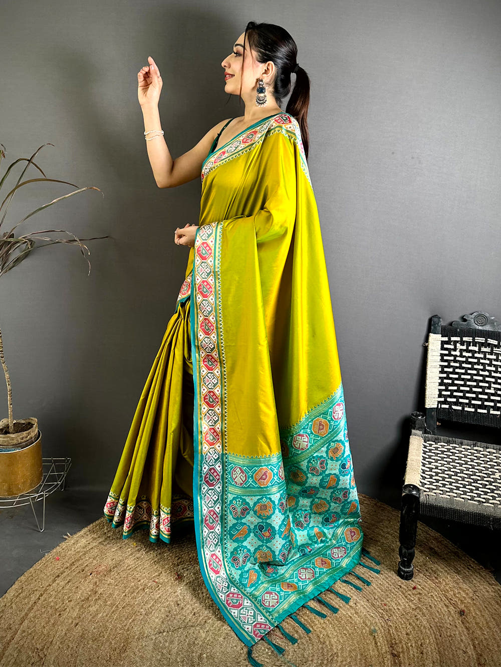 Green Soft Silk Pochampally Ikkat Minakari Saree