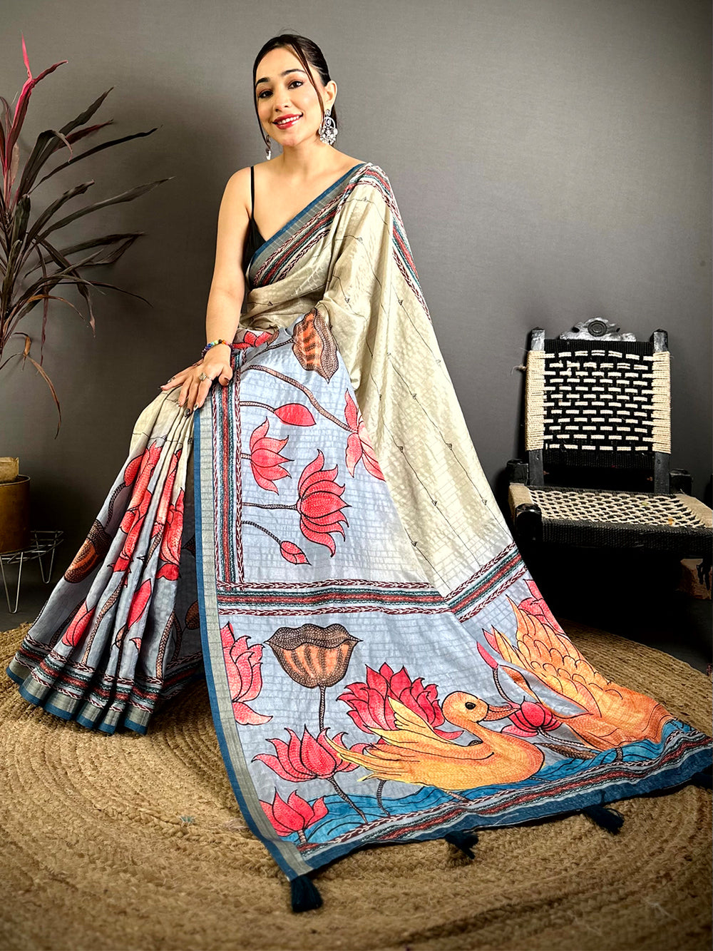Stylish Madhubani Katha Effect Tussar Saree