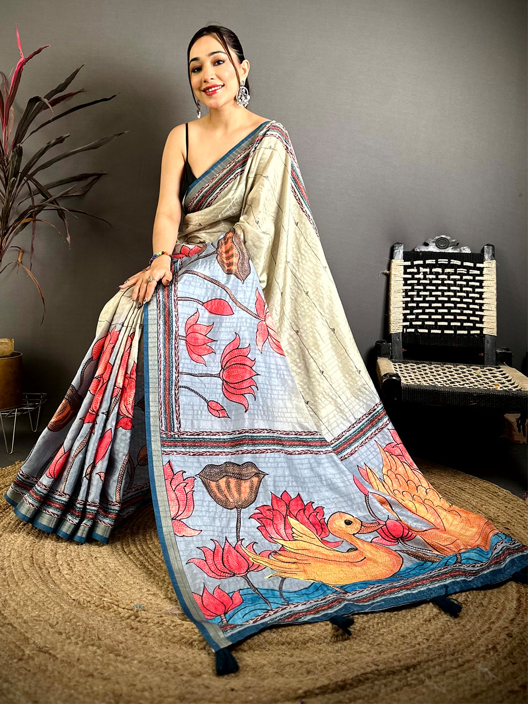 Stylish Madhubani Katha Effect Tussar Saree