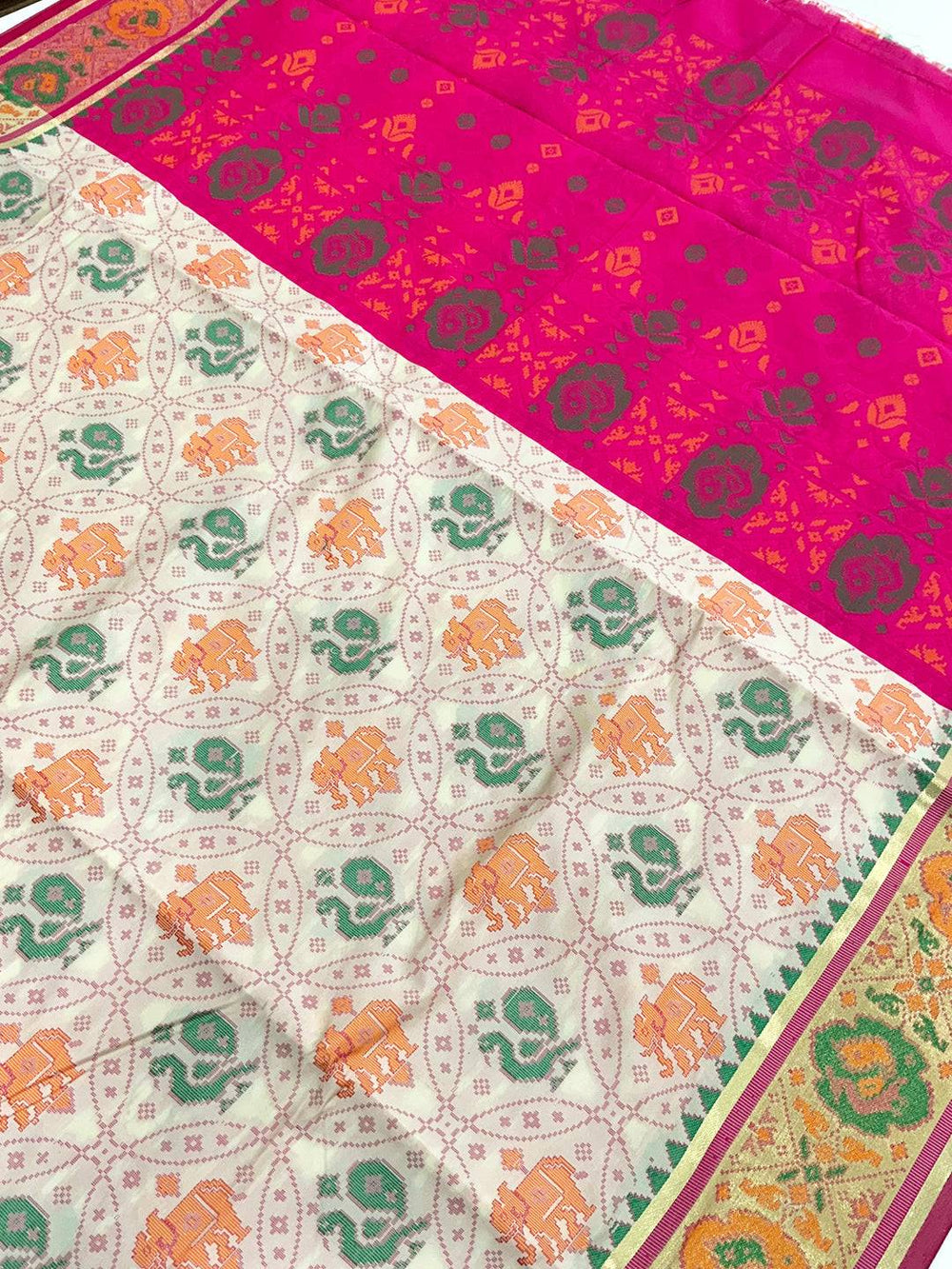 Elegant White Pochampally Patola Silk Saree