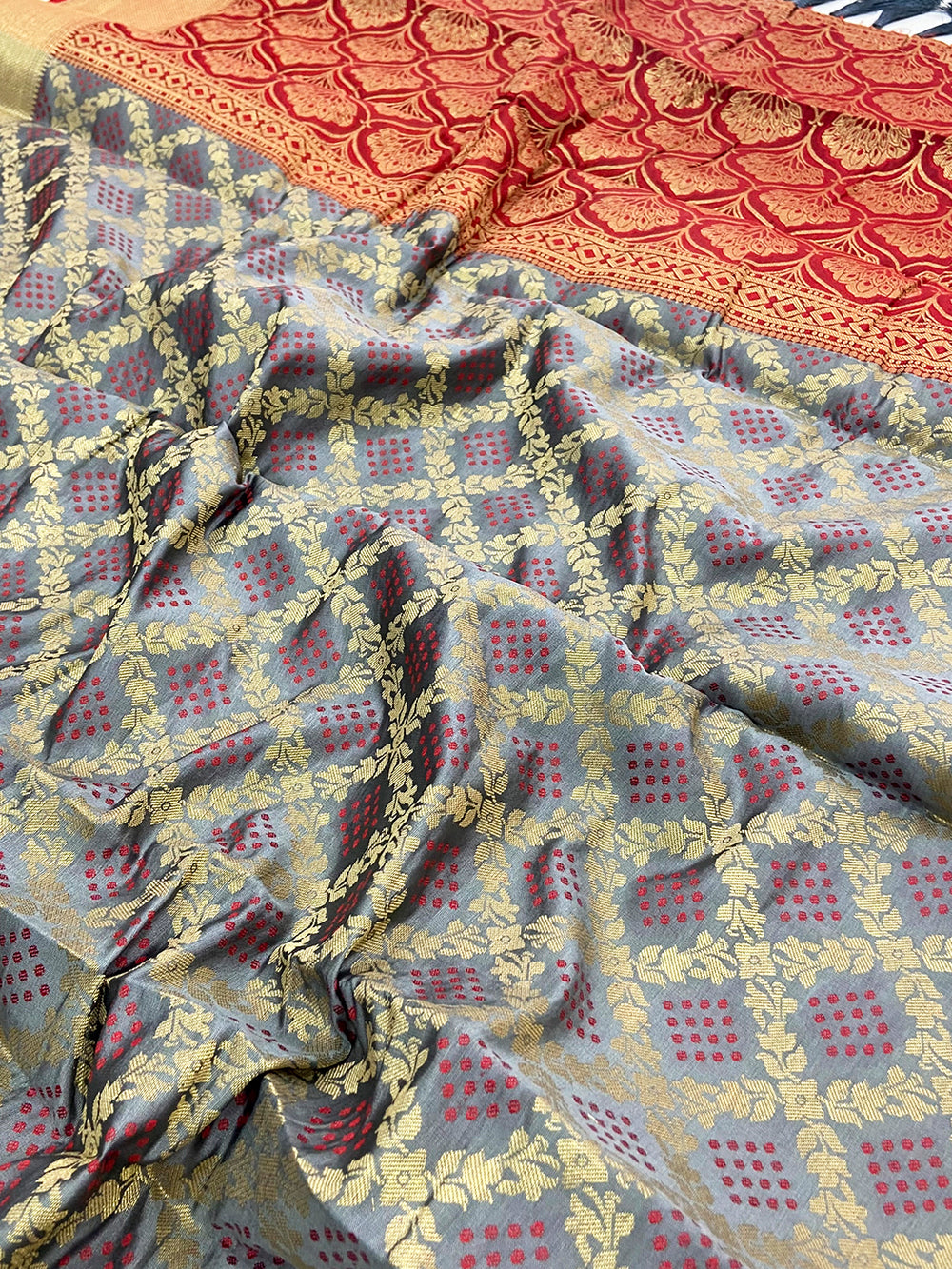 Graceful Grey Banarasi Patola Zari Saree