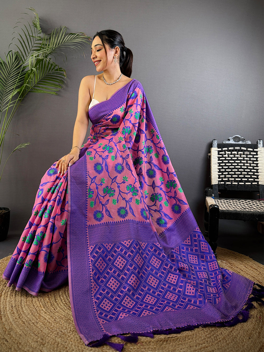 Fuchsia Dhakai Jamdani Cotton Silk Saree