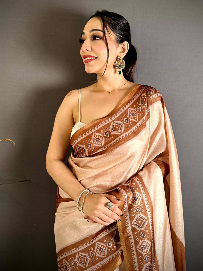 Stylish Tussar Geometric Striped Print Saree