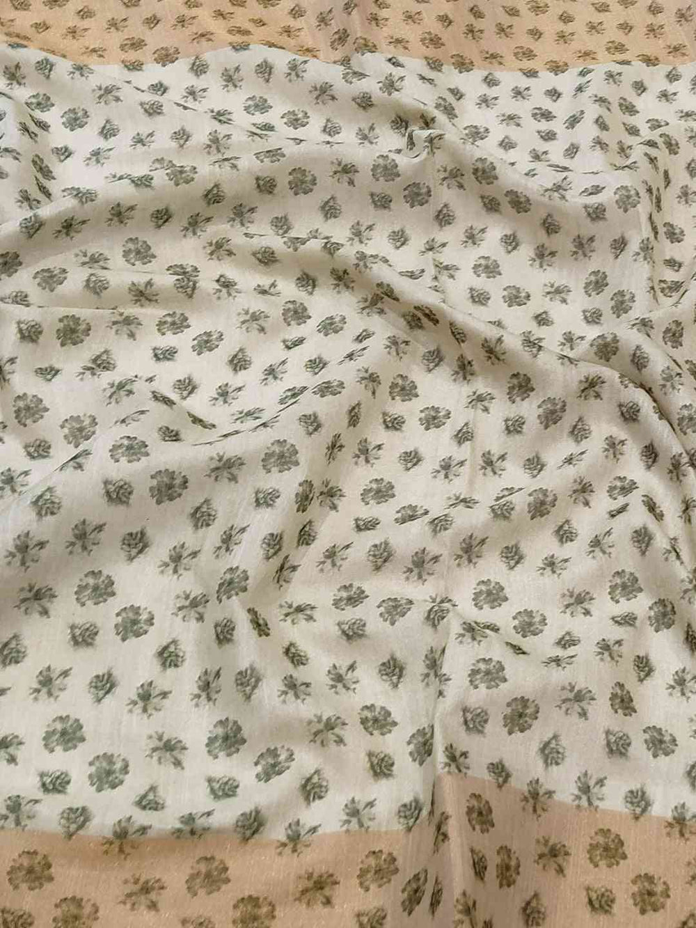 Close-up of Floral Elegance Linen Saree fabric pattern
