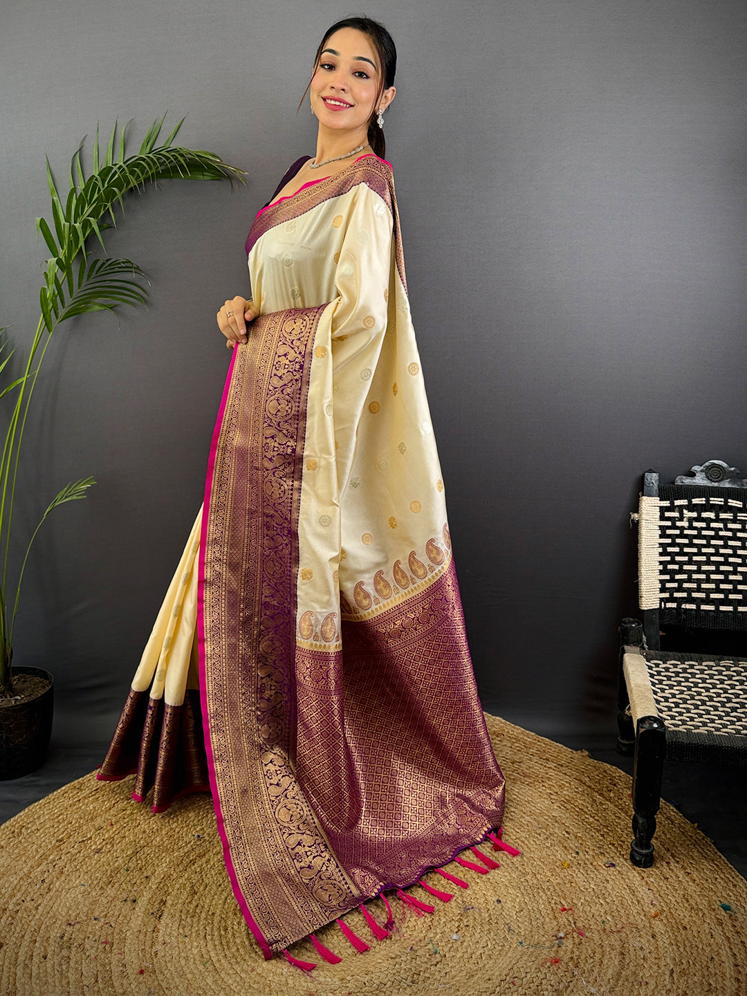 Soft Silk Contrast Colour Kanjivaram Border Saree