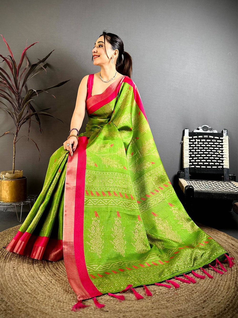 Perot Green Tussar Zari Chex Bird Motif Saree