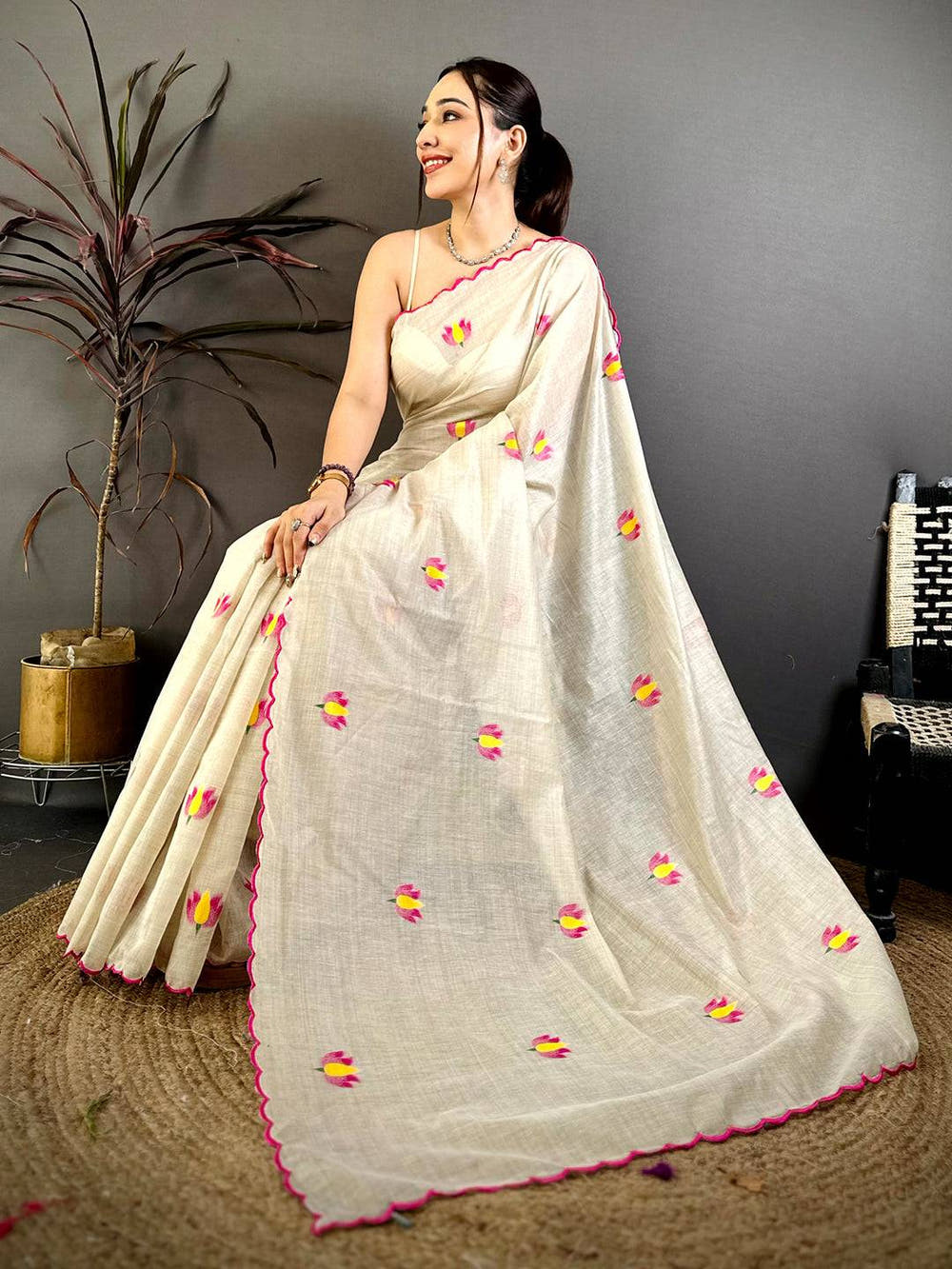 Stylish Mul Cotton Floral Weaving Saree
