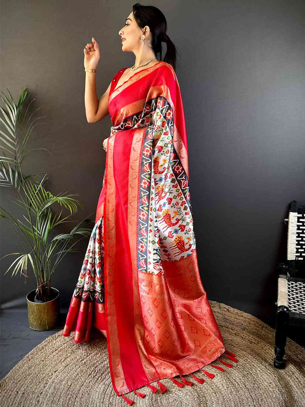 Elegant Soft Silk Ikkat Pochampally Saree
