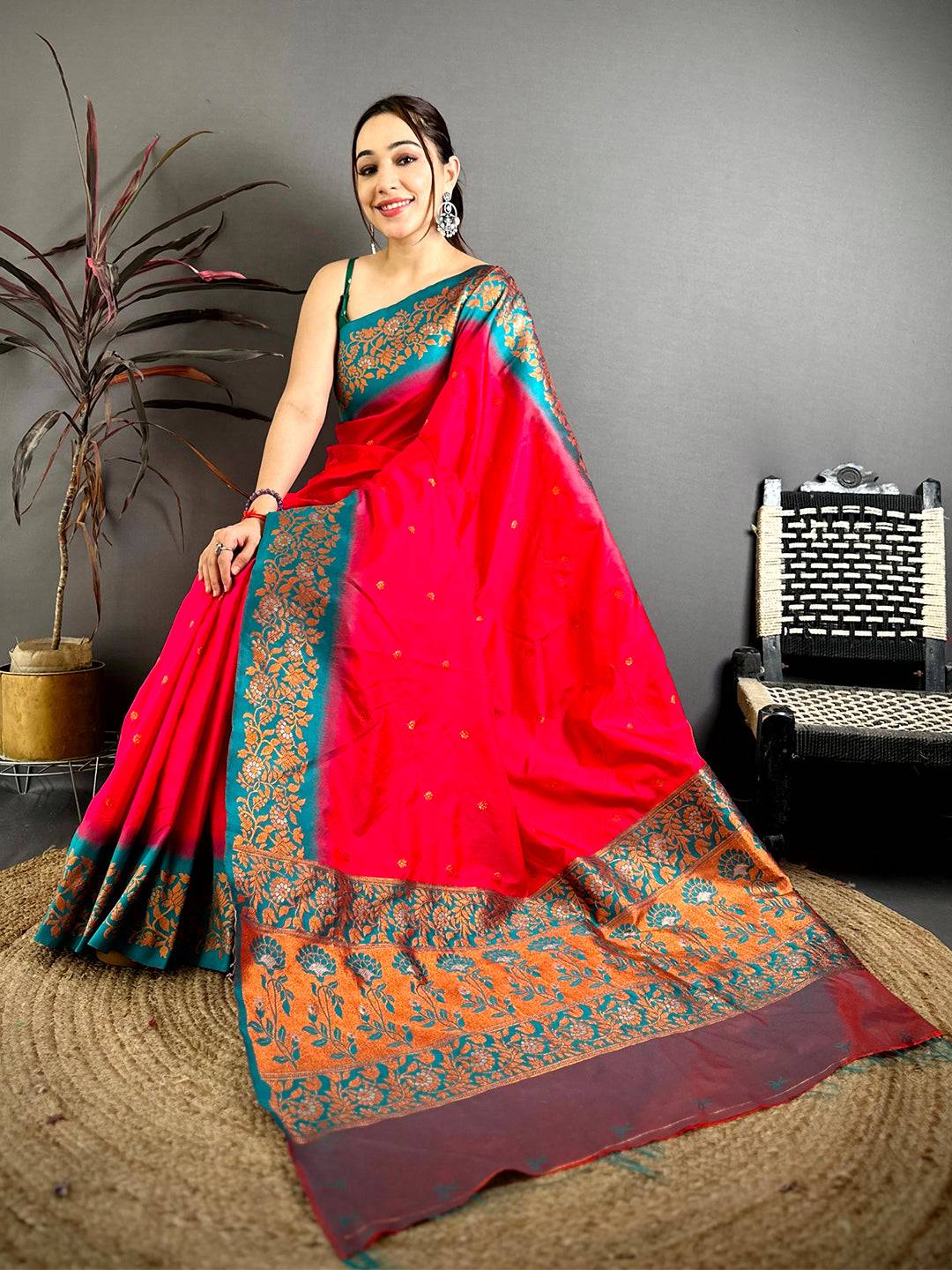 Pink Soft Silk Kanjivaram Saree with intricate gold zari border