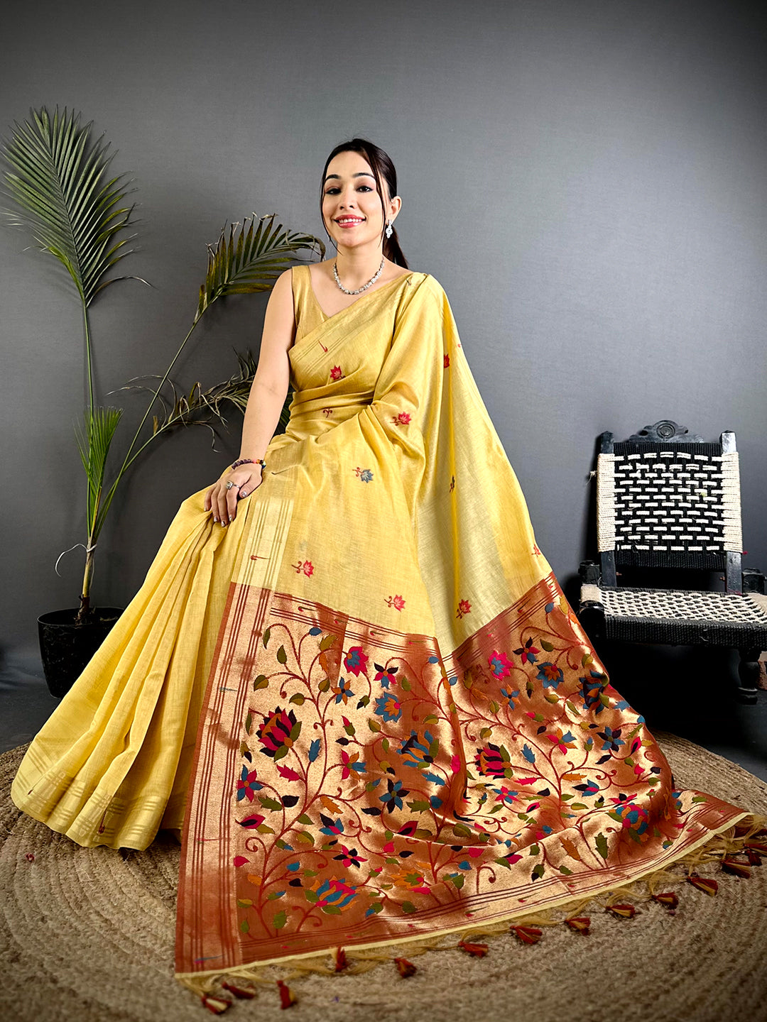 Stylish Minakari Butti Khadi Linen Saree