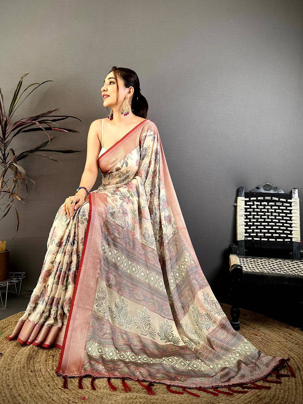 Stylish Brasso Floral Weaving Saree