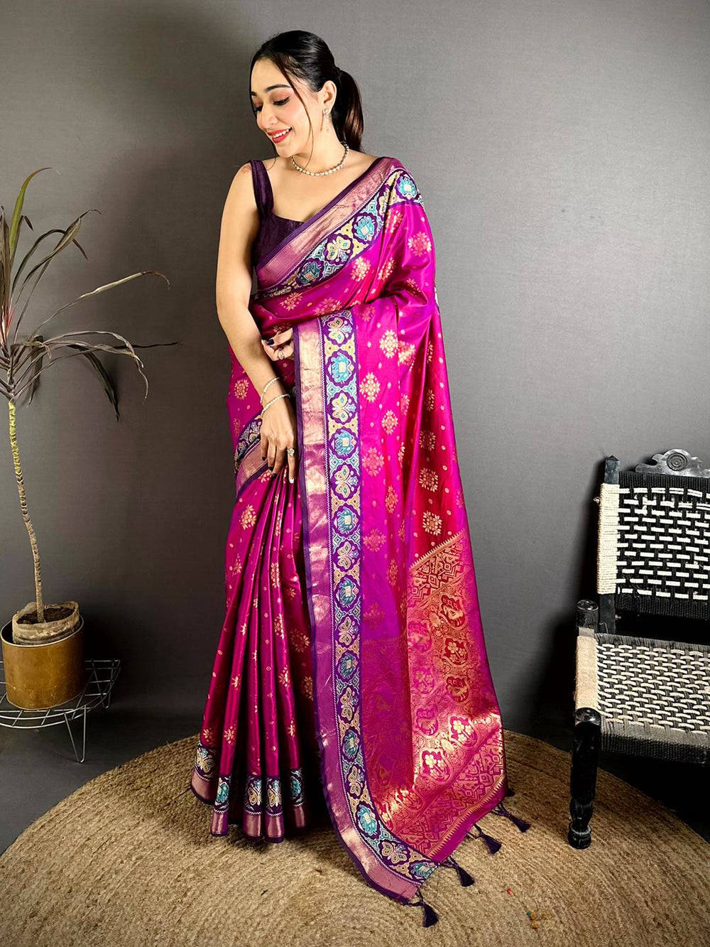 Classic Gold Zari Double Tone Pattu Saree