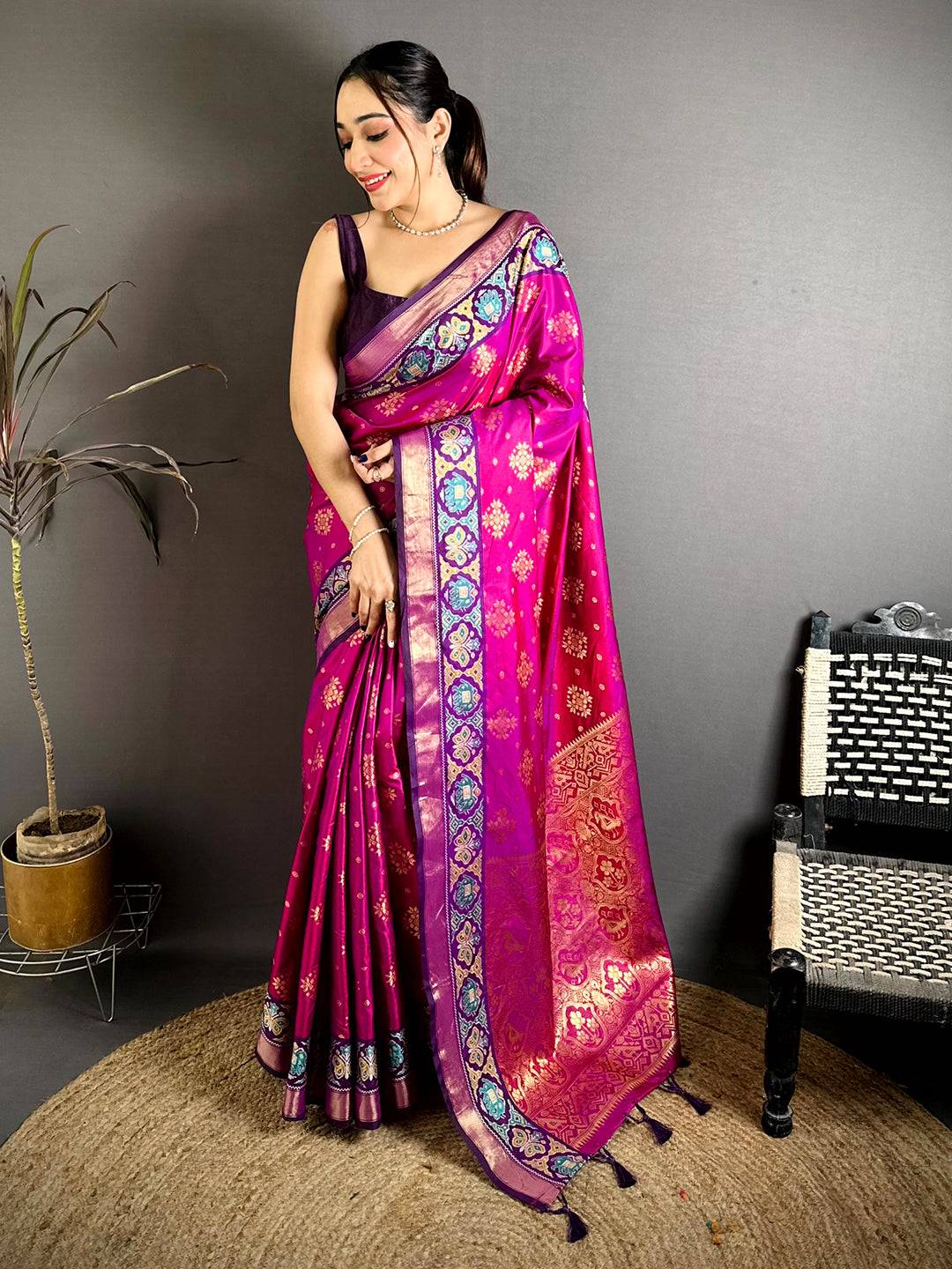 Classic Gold Zari Double Tone Pattu Saree