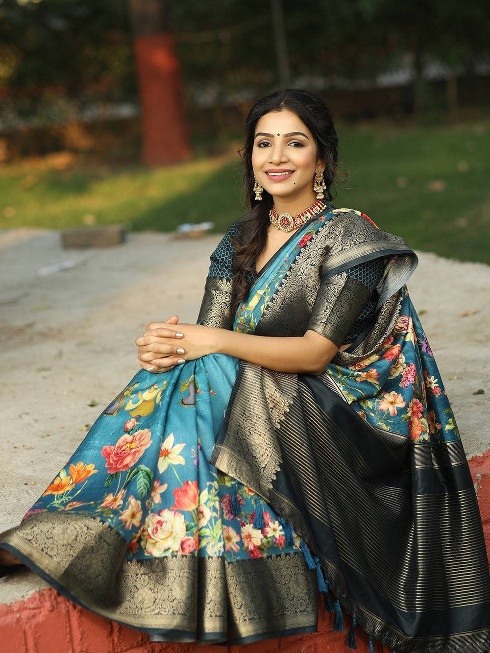 Blue Pure Viscose Dola Silk Floral & Kalamkari Print Saree