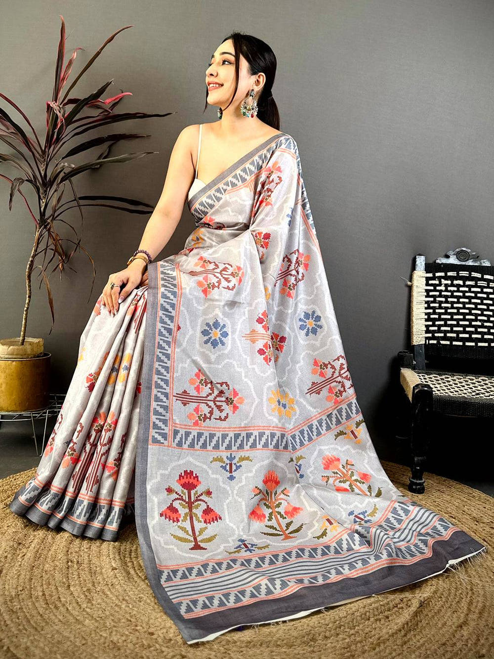 Grey Tussar Floral Digital Art Saree