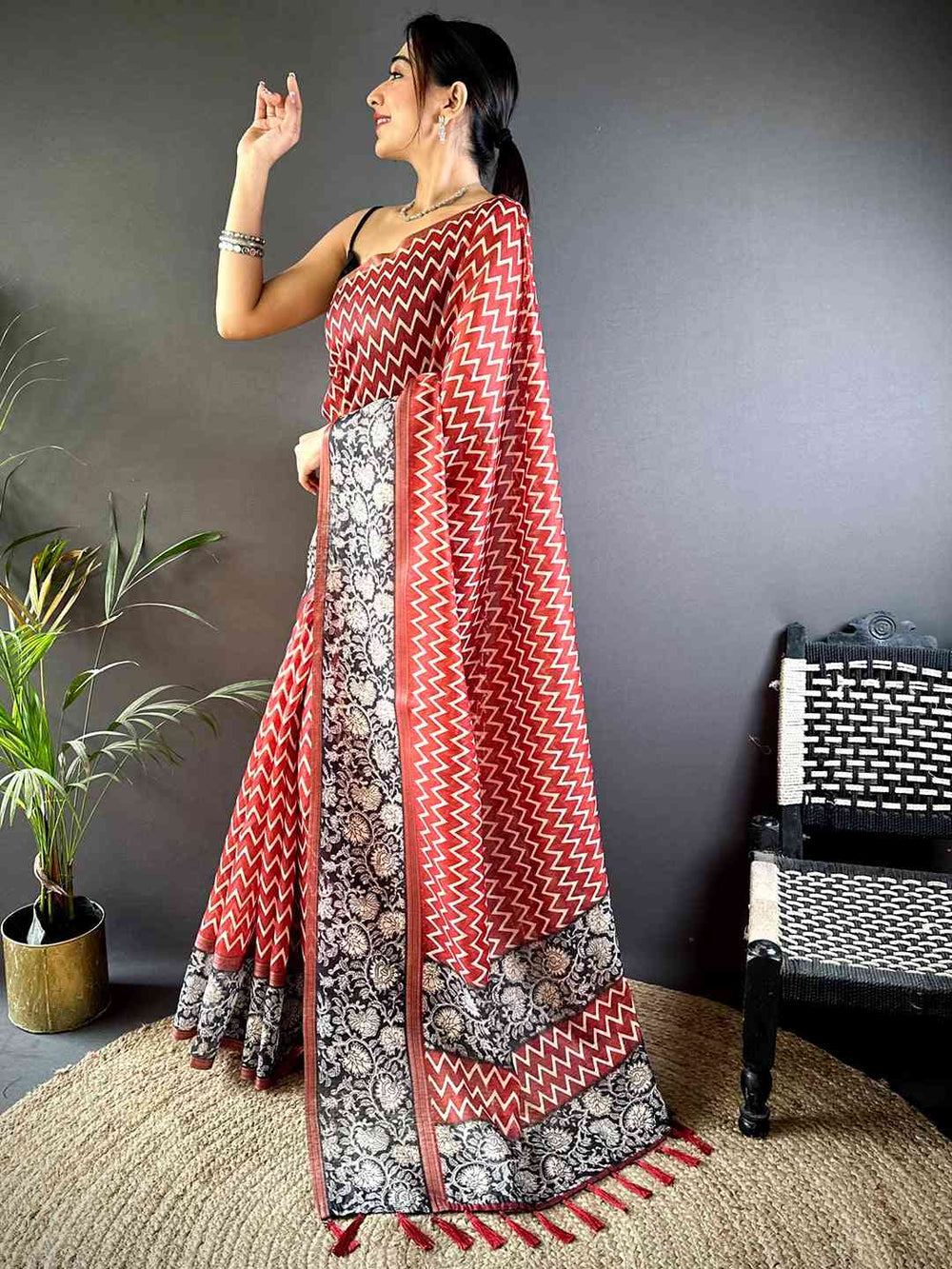 Red Chanderi Phulkari Zig-Zag Print Saree