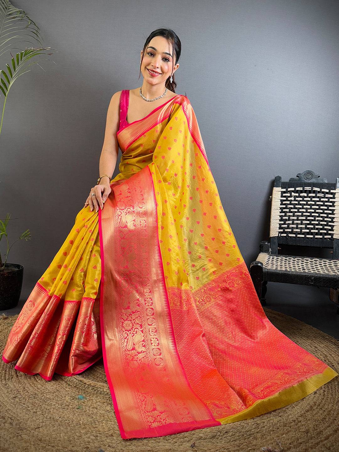 Mengo Kanjivaram Zari Tissue Saree


