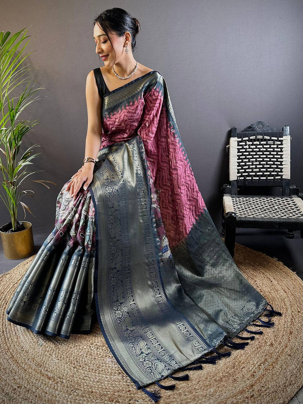 Intricate Dahliya Maroon Banarasi Silk Saree