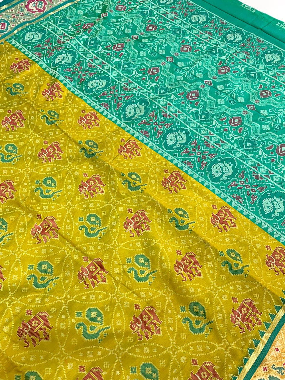 Elegant Green Pochampally Patola Silk Saree

