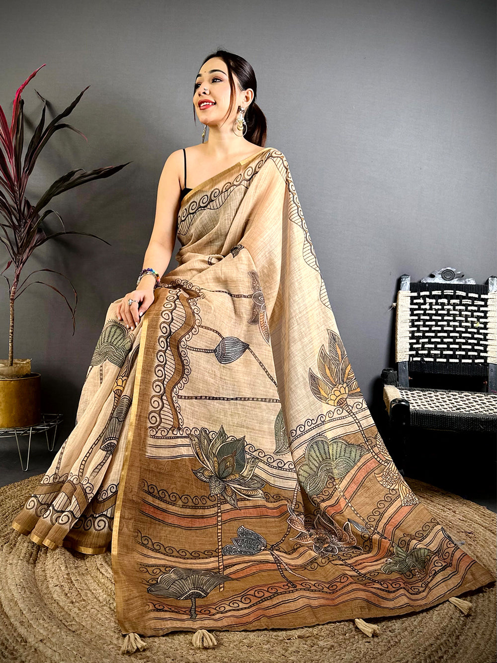 Stylish Freehand Kalamkari Linen Saree