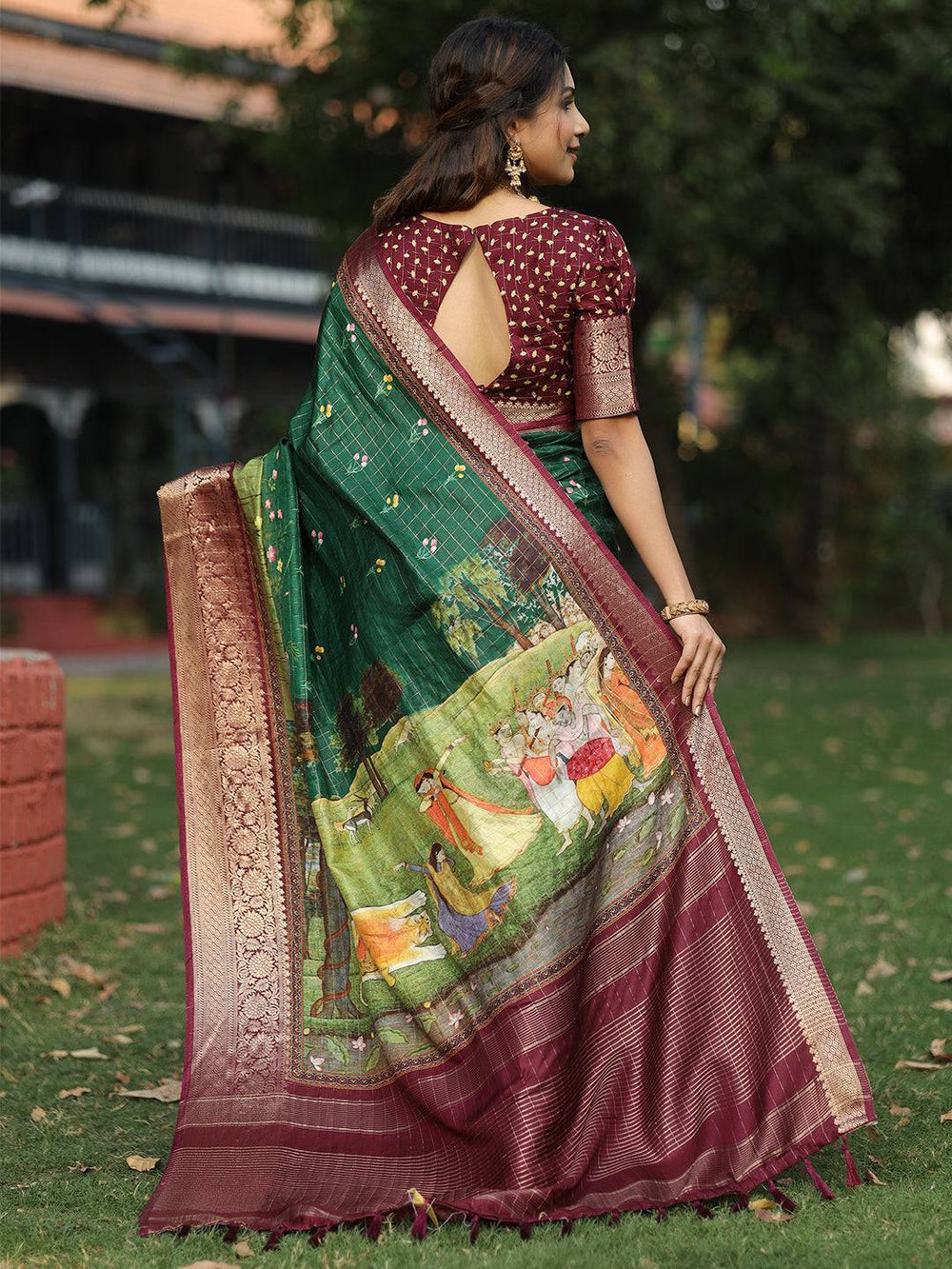 Bottle Green Pure Viscose Dola Silk Saree With Mughal Motifs