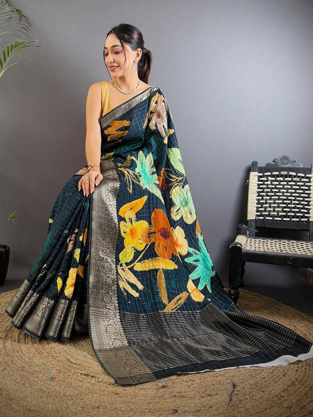 Bottle Green Floral Kalamkari Viscose Saree