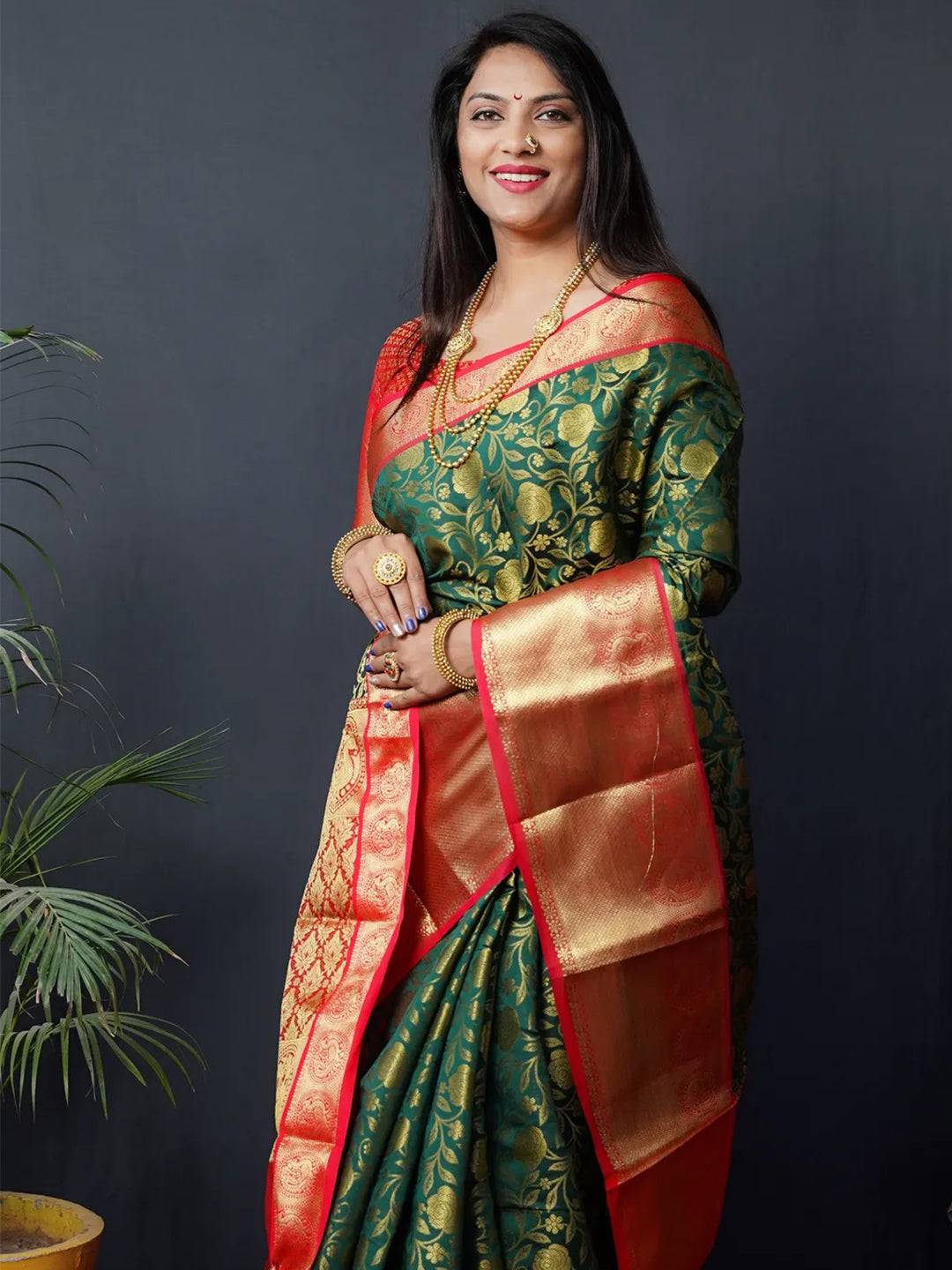 Green Floral Zari Banarasi Kanjivaram Silk Saree